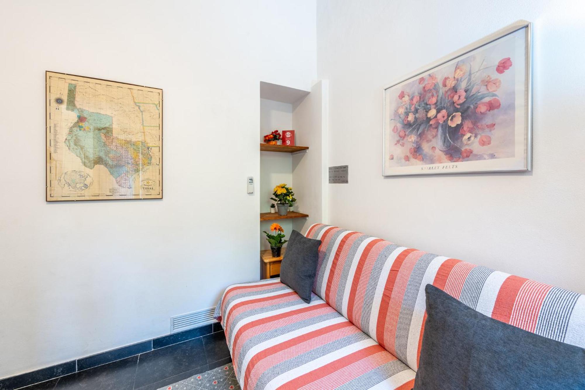 New Hanging Garden Apartment Corniglia